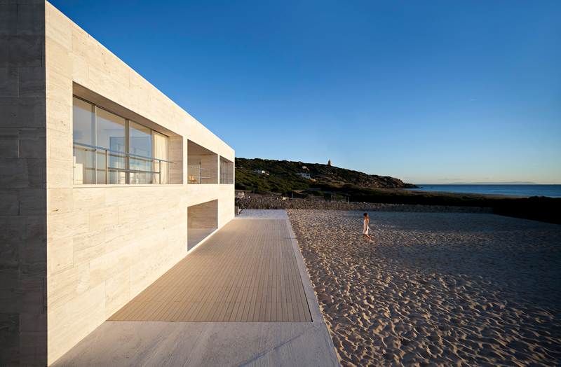 Illustration for article titled The perfect summer house is in a perfect beach in Cádiz, Spain